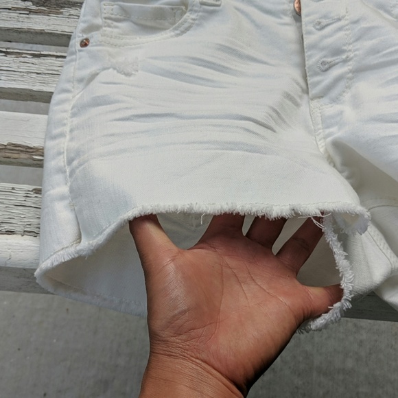 NWT Exposed Button SHORTIE ripped denim - Picture 7 of 8